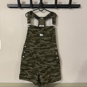 NEW Levi’s Camo Overall Shorts